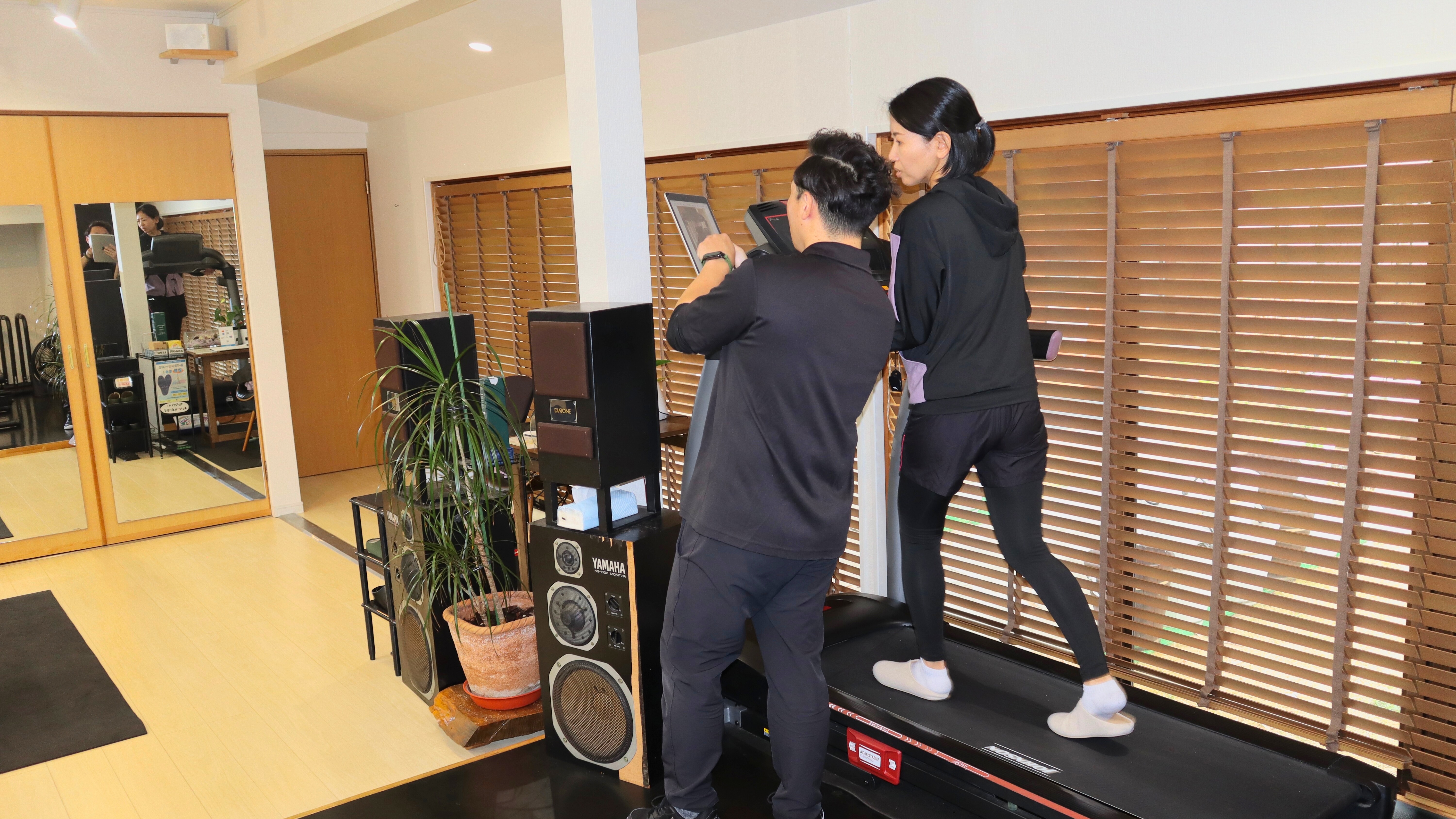 正しい体の使い方が重要！ウォーキングを体験